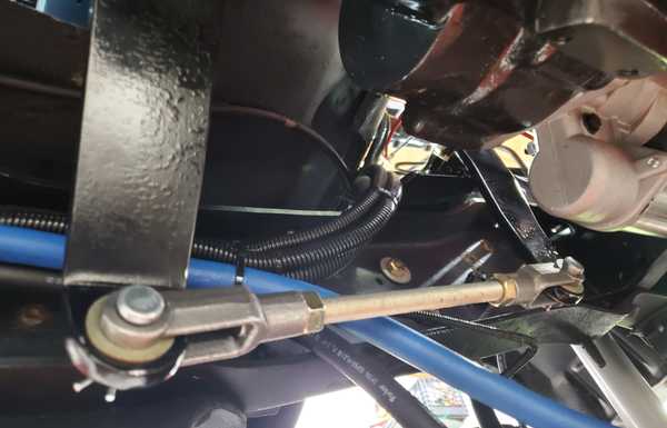 Clutch linkage from bell crank to cross shaft arm