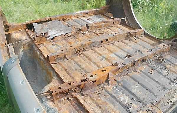Check out how crusty the old bed was! Check out how crusty the old bed was!