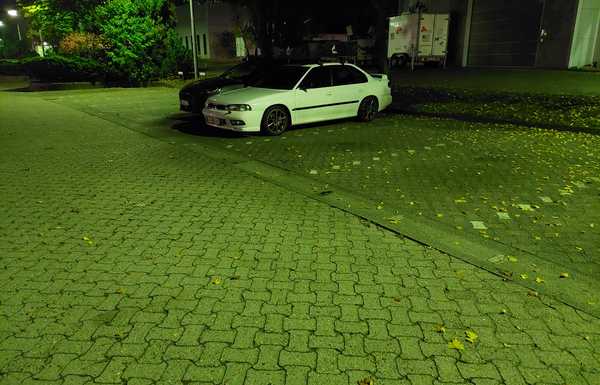 Oktober 2024 - weird green lighting at work, sitting there an driving without issues