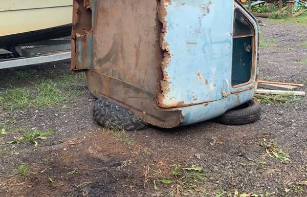 The cab is on hold as the chassie and engine is prio 1, threw in a floor pan and support inside to have some stiffnes in the body dreaming of an California truck..