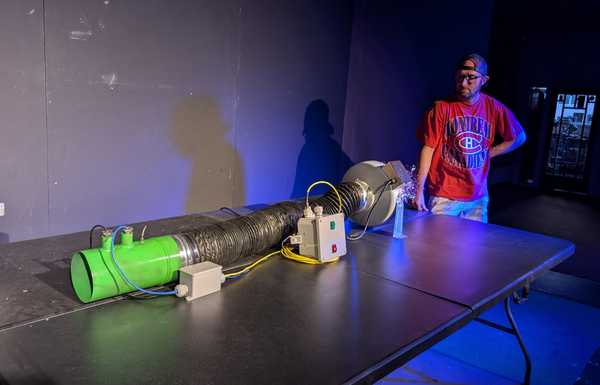 I made a thing that does automated exhaust extraction. I think it's pretty good. check me out https://www.indiegogo.com/projects/big-green-smoke-eating-machine--2/x/38782516#/ I made a thing that does automated exhaust extraction. I think it's pretty good. check me out https://www.indiegogo.com/projects/big-green-smoke-eating-machine--2/x/38782516#/
