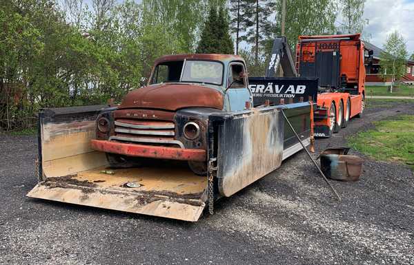 Saw the Opel standing by the side of the road whilst i was working driving truck.
Knocked on the door on an impulsive tought and ended up with the truck on the bed on my way home.