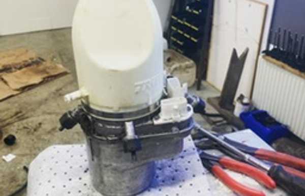 Found a elecrical steering servo pump from a Opel Astra 2002 that will do just fine Found a elecrical steering servo pump from a Opel Astra 2002 that will do just fine