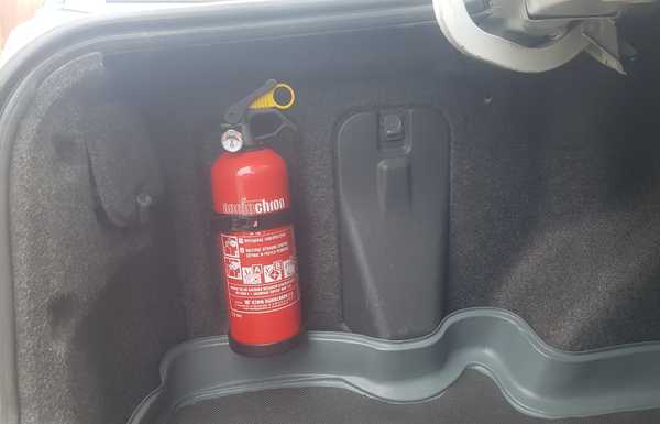 April 2021 - fire extiguisher safefly mounted April 2021 - fire extiguisher safefly mounted