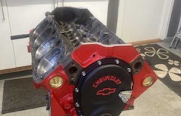 Some sort of short block bored and stroked to 383 Some sort of short block bored and stroked to 383