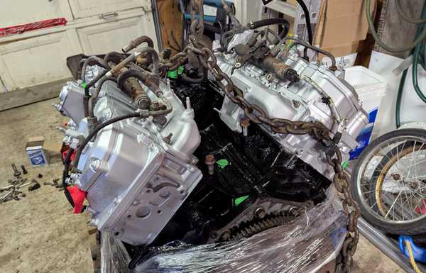 Some parts going back on rebuilt engine.