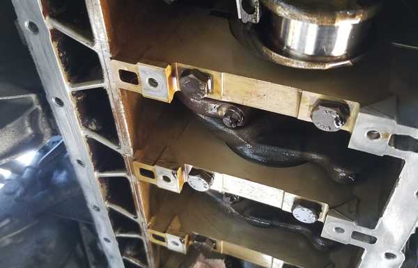 Finally bighting the bullet and hoping the bearing didn't take out the crankshaft. It didn't! Finally bighting the bullet and hoping the bearing didn't take out the crankshaft. It didn't!