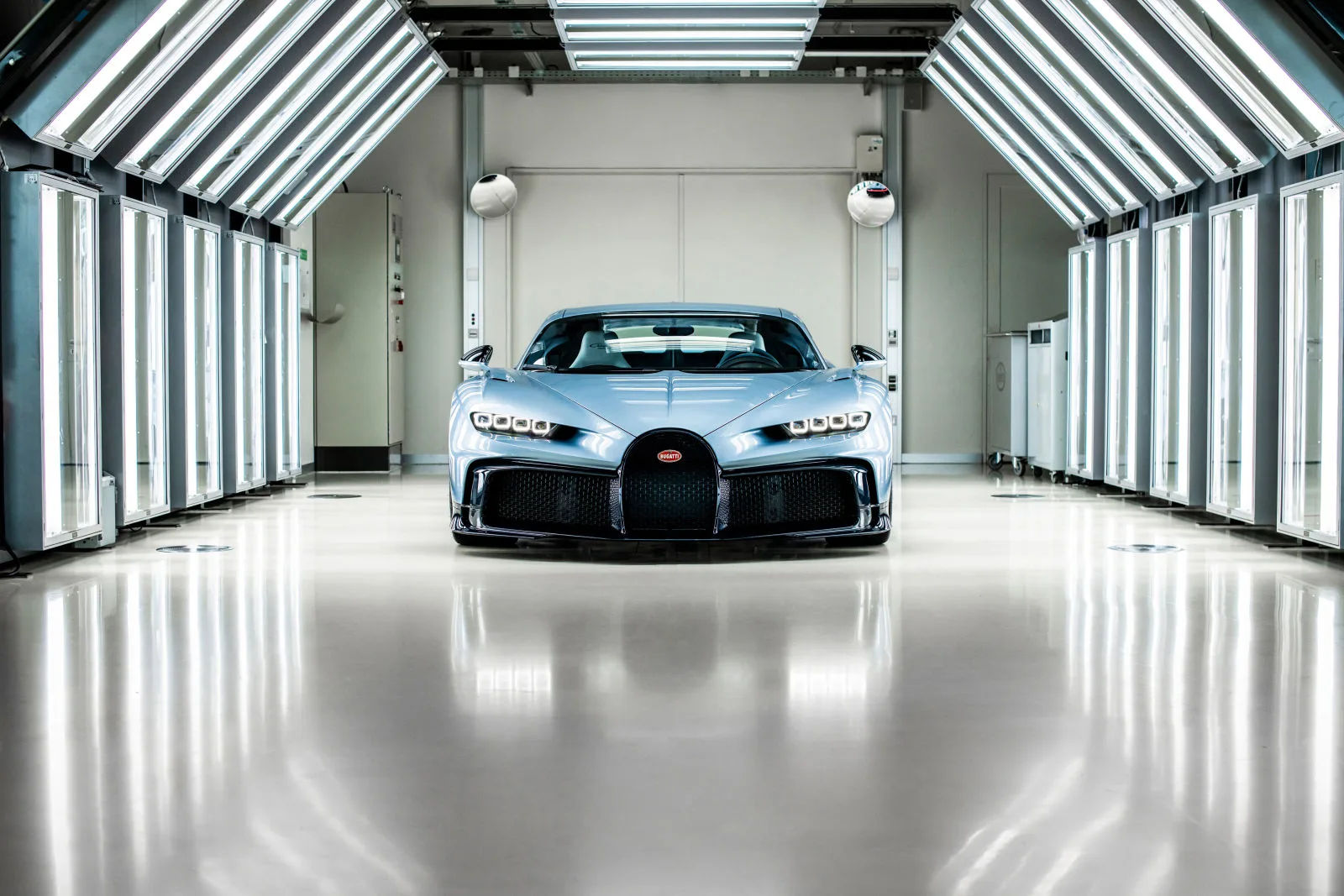 Bugatti Chiron's Successor To Arrive in 2024 News Parho