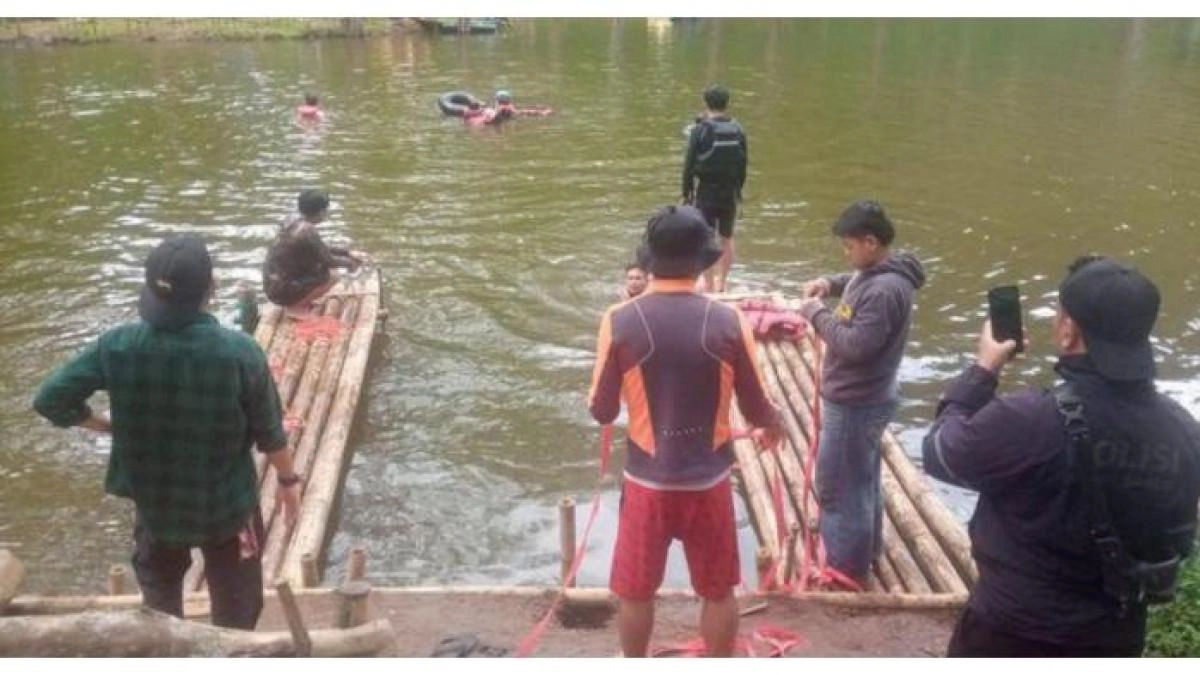 Berhasil Selamatkan 2 Anak dari Perahu Terbalik, Pria Ini Justru Meninggal di Situ Salawe 2 Berhasil Selamatkan 2 Anak dari Perahu Terbalik, Pria Ini Justru Meninggal di Situ Salawe