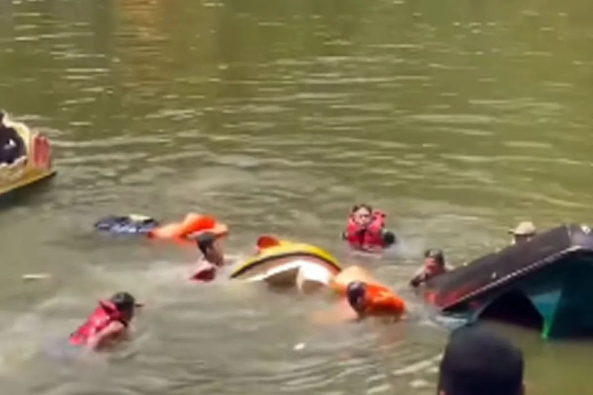Berhasil Selamatkan 2 Anak dari Perahu Terbalik, Pria Ini Justru Meninggal di Situ Salawe 4 Berhasil Selamatkan 2 Anak dari Perahu Terbalik, Pria Ini Justru Meninggal di Situ Salawe