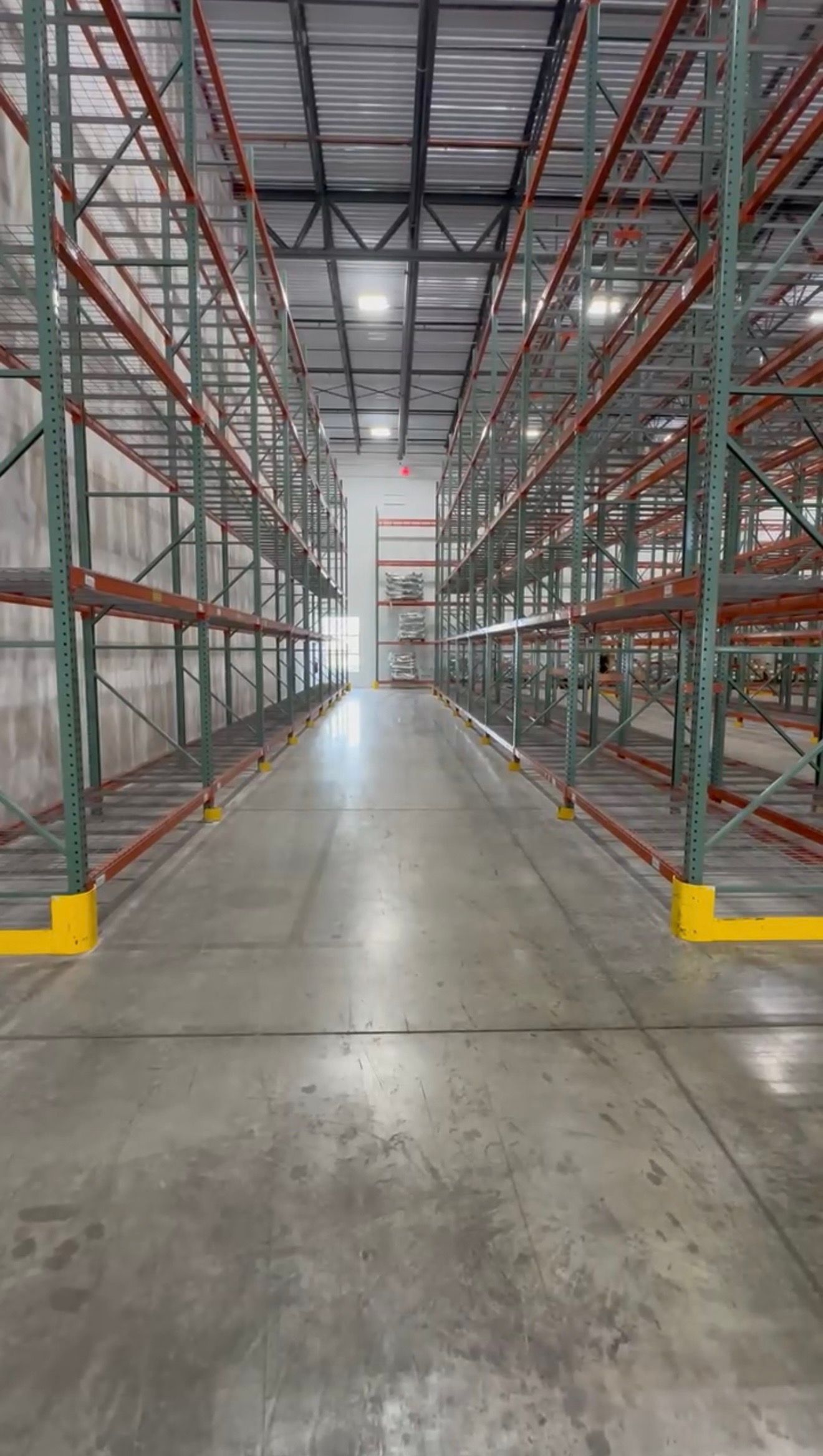 3PL Prime warehouse racking aisle