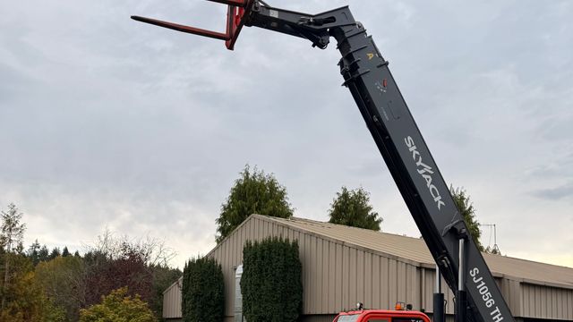 2017 SKYJACK SJ1056