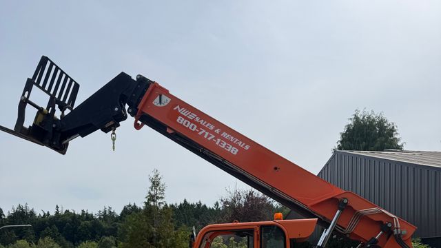 2017 SKYTRAK 6042