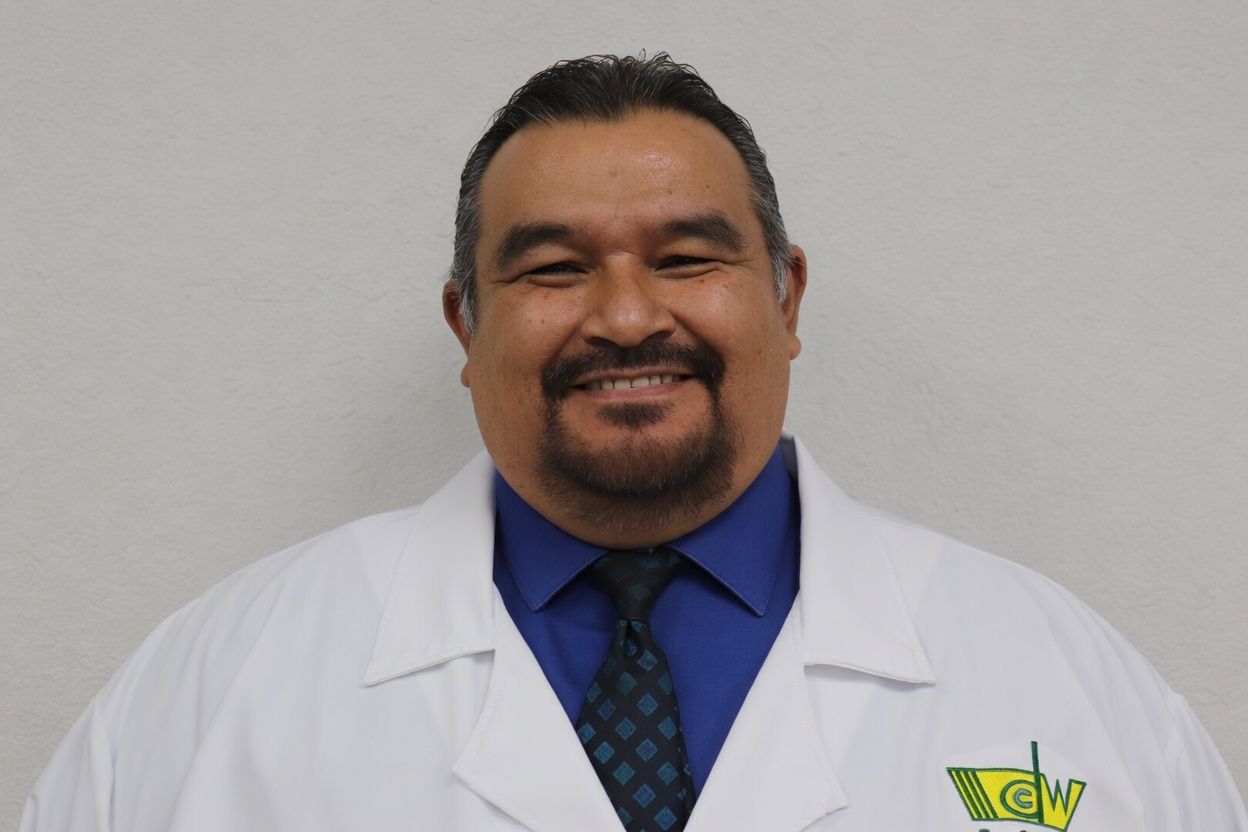 Dr. Ricardo Santos