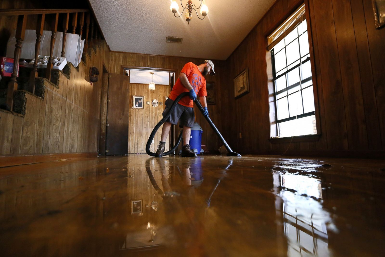  Water Damage Cleanup & Restoration Services | 24/7 Water Damage