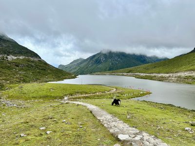 Sela Lake, Sela Pass