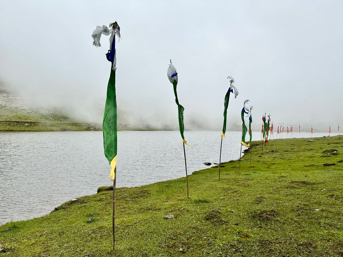 Sela Lake, Sela Pass