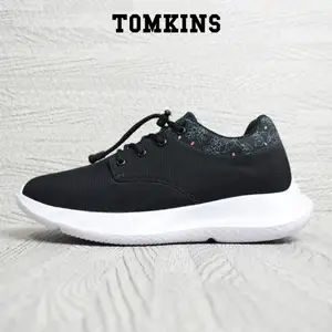 TOMKINS Wotchi - Hitam Putih Sepatu Sekolah Wanita