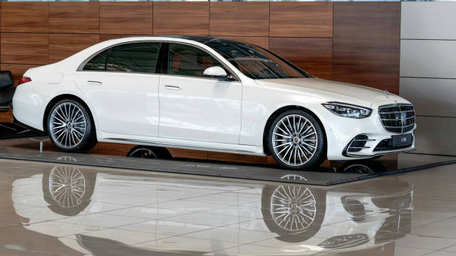 Dubai Marina Skyline