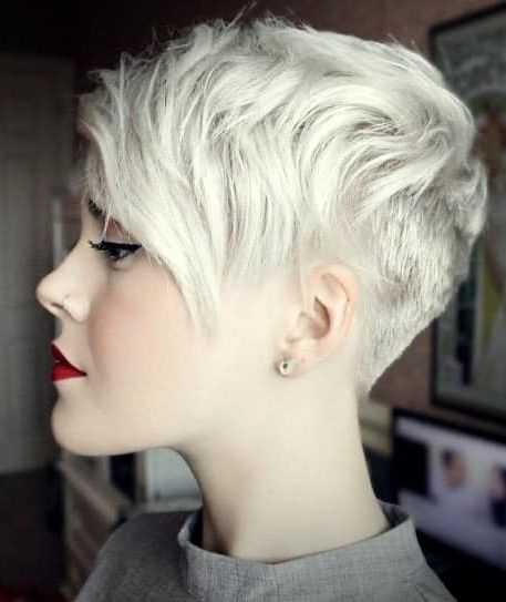 Featured Photo of Uneven Undercut Pixie Haircuts