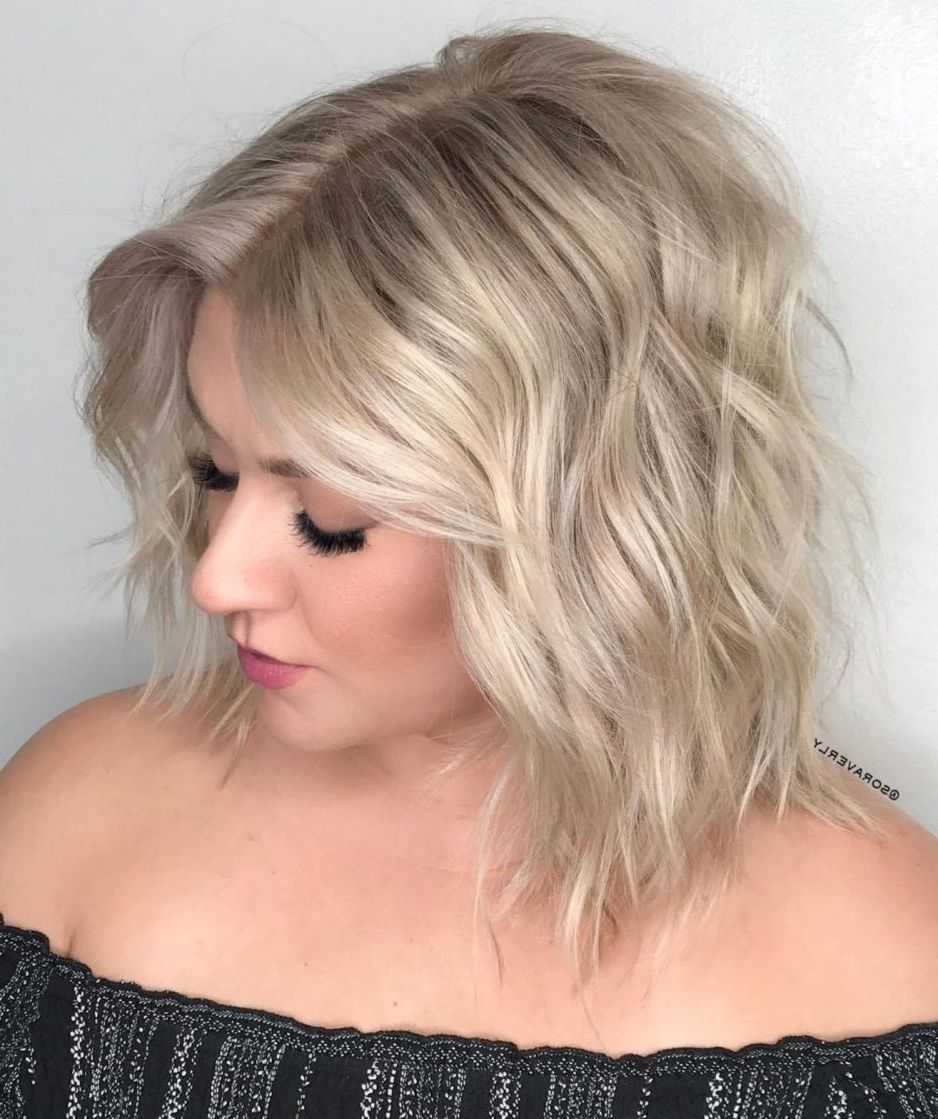 Featured Photo of Romantic Blonde Wavy Bob Hairstyles