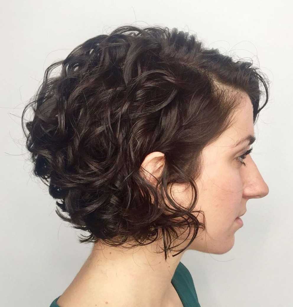 Preferred Short Wavy Bob Hairstyles With Bangs And Highlights Inside Jaw Length Curly Bob With Bangs (Gallery 4 of 20)