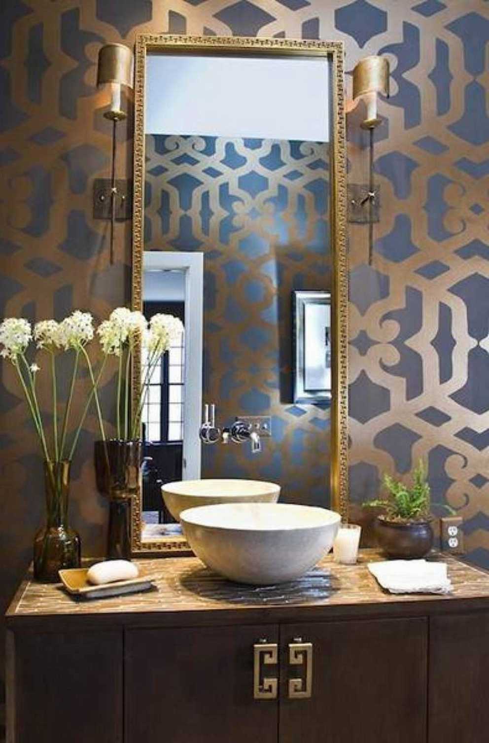 Photo Gallery of Modern Gold Mirrors (Showing 11 of 25 Photos)