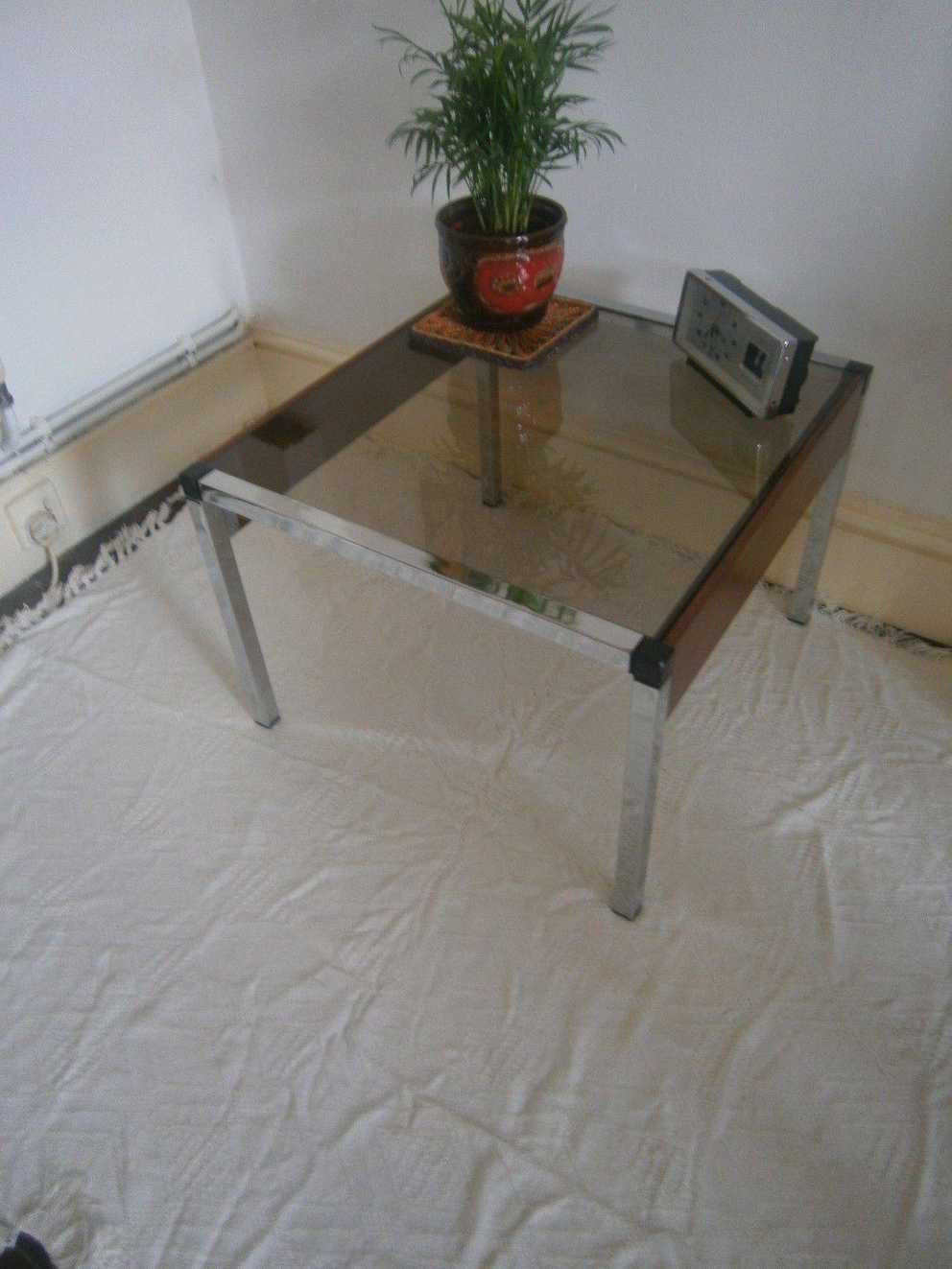 Explore Photos of Retro Smoked Glass Coffee Tables (Showing 26 of 30 Photos)