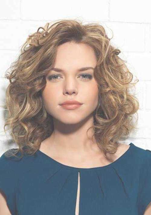 Featured Photo of Wavy Curly Medium Hairstyles