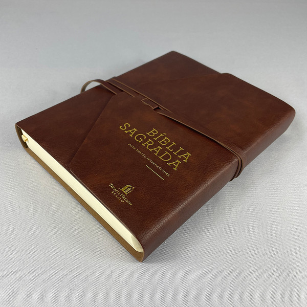Foto Bíblia Sagrada NVI - Com espaço para anotações | Marrom