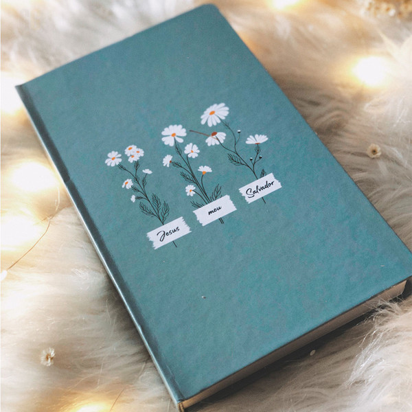 Foto Bíblia Sagrada com Letra Normal e Capa Dura | Margaridas