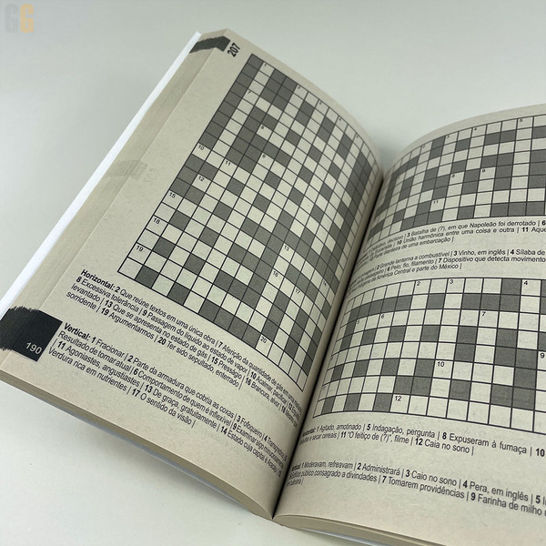 Foto 365 Palavras Cruzadas - Capa Amarela