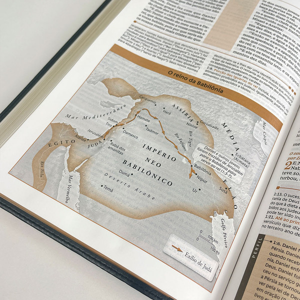 Foto Bíblia de Estudo ACF - Capa Luxo Preta