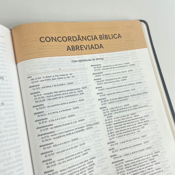 Foto Bíblia de Estudo ACF - Capa Luxo Preta