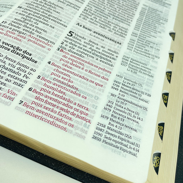 Foto Bíblia Thompson com Índice - Letra Grande AEC | Capa Luxo - Preta