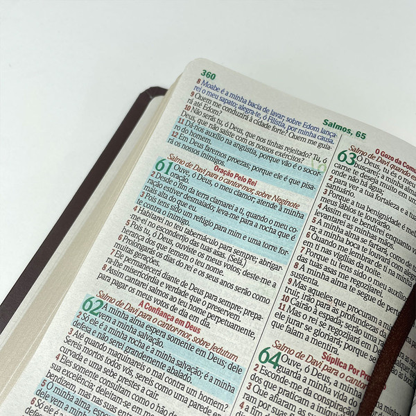 Foto Bíblia Letra Gigante ARC | Textos Coloridos com Harpa | Arabesco Café e Cinza