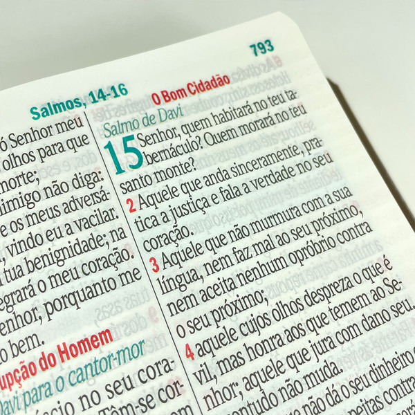 Foto Bíblia ARC Letra Jumbo | Textos Coloridos com Harpa | Cruz Preta