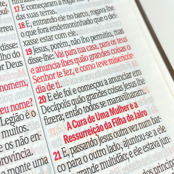 Foto Bíblia ARC Letra Jumbo | Textos Coloridos com Harpa | Cruz Bordô