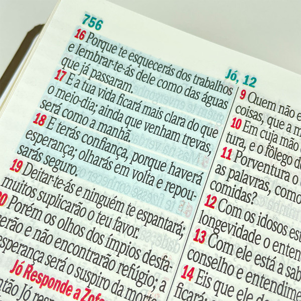 Foto Bíblia ARC Letra Jumbo | Textos Coloridos com Harpa | Cruz Bordô