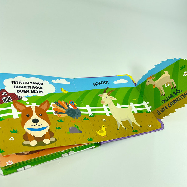 Foto Livro Infantil Esconde - Esconde na Fazenda