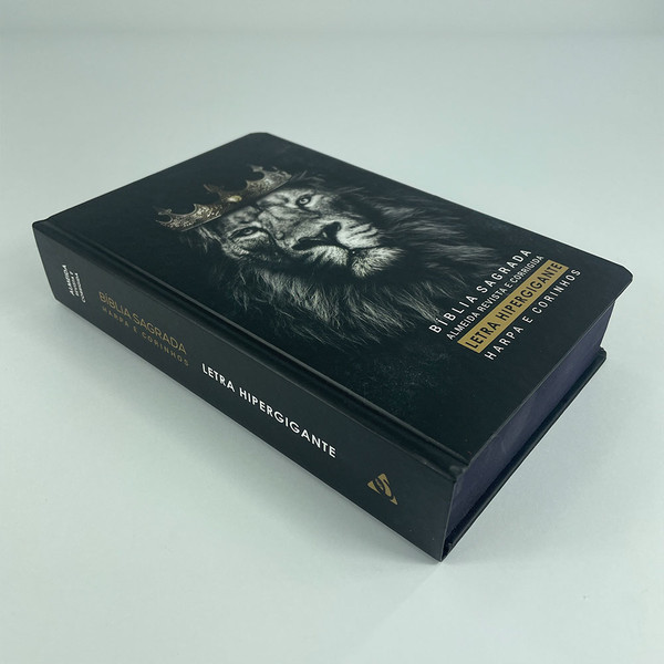 Foto Bíblia ARC | Letra Hipergigante | Harpa e Corinhos | Capa Dura - Leão Rei Dos Reis