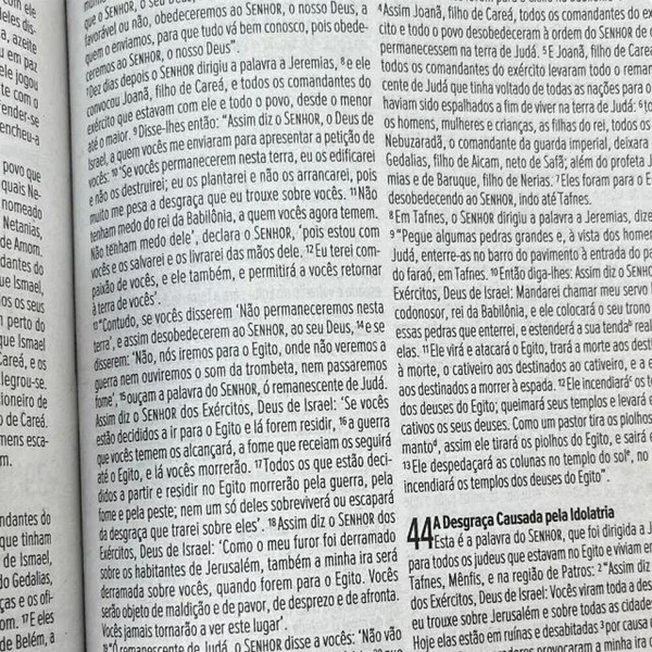 Foto Bíblia Sagrada NVI - Letra Média - Capa Luxo Marrom