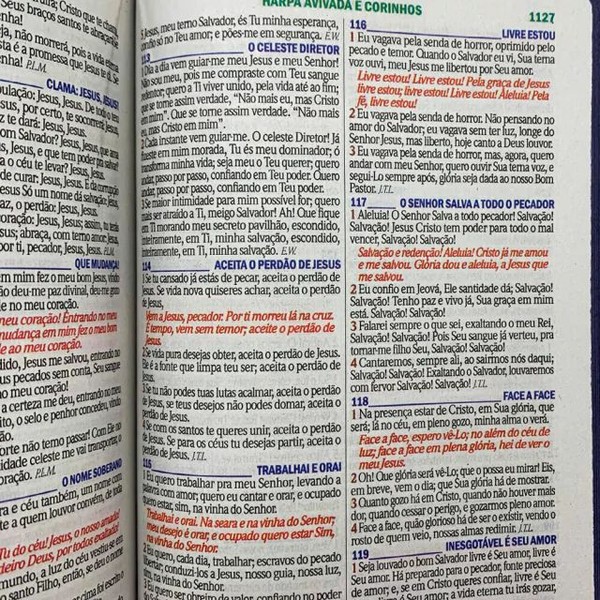 Foto Bíblia ARC Capa Dura Letra Grande Com Harpa - Textos Coloridos - Leão Rei Dos Reis