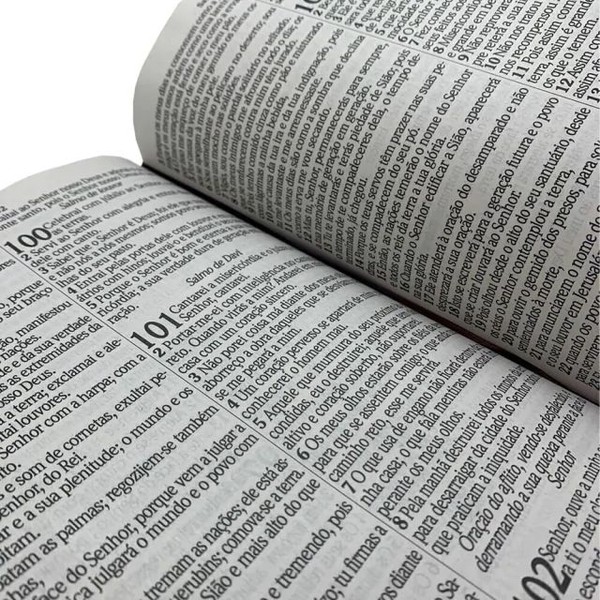 Foto Bíblia ARC Letra Jumbo Com Harpa Avivada e Corinhos - Capa Luxo Marrom Escuro