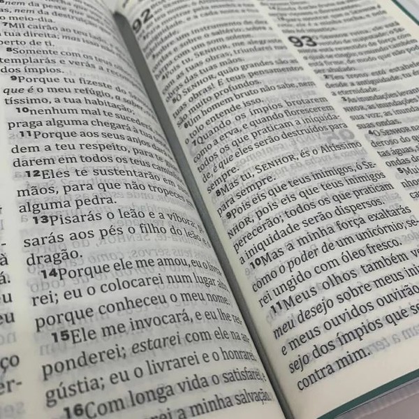 Foto Bíblia Sagrada Versão King James - Letra Extragrande - Capa Dura Modelo: Vida