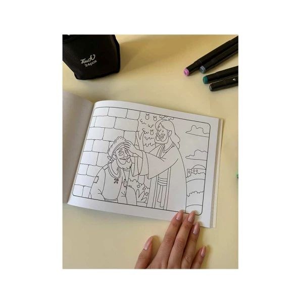 Foto Colorindo A Bíblia | Pitty Irokawa