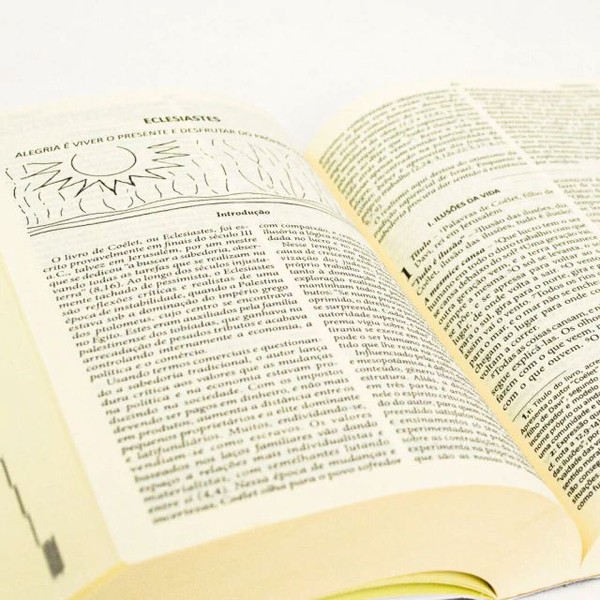 Foto Bíblia Pastoral De Bolso - Capa Cristal