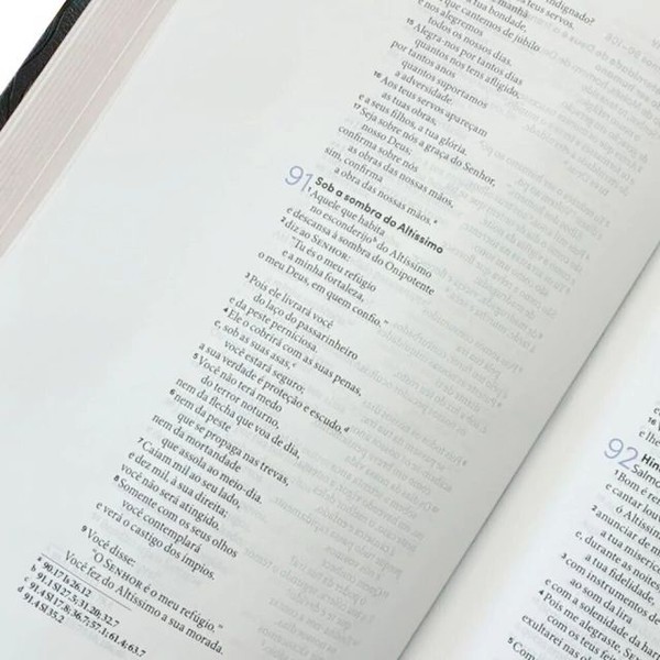 Foto Biblia da Mulher NAA | Deus e elas | Capa Luxo Rosa