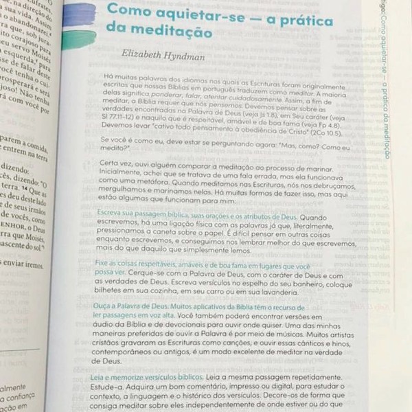 Foto Biblia da Mulher NAA | Deus e elas | Capa Luxo Preta