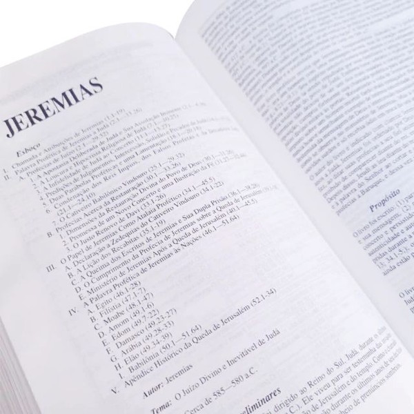 Foto Bíblia de Estudo Pentecostal | Média com Harpa Cristã | Capa Luxo Vinho